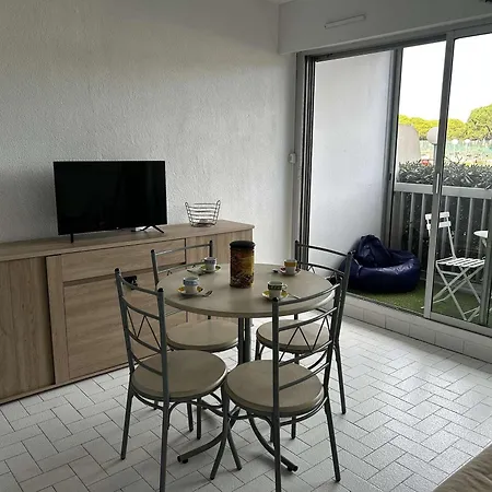 4 Pers A Port Camargue Avec Terrasse Et Parking Prive - Fr-1-250-329 *