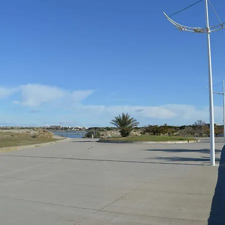 4 Pers A Port Camargue Avec Terrasse Et Parking Prive - Fr-1-250-329 アパート ル・グロー・デュ・ロワ